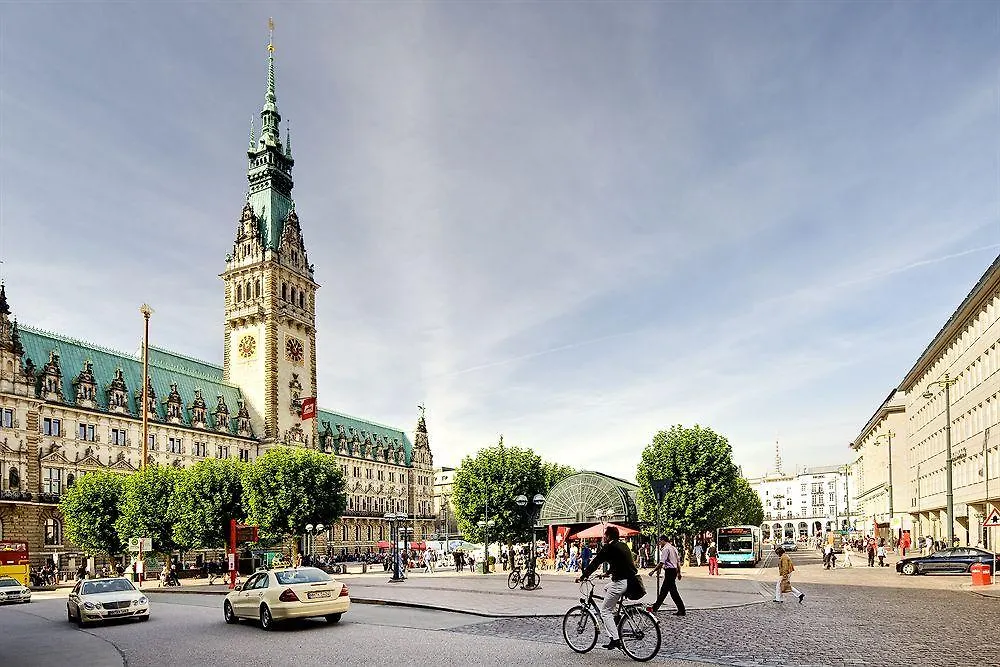Hotel Barcelo Hamburg 4*,